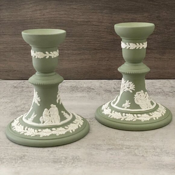 Wedgwood Green Jasperware White Cameo Set of Two 5" Reading Candlesticks c.1978 - Picture 1 of 11